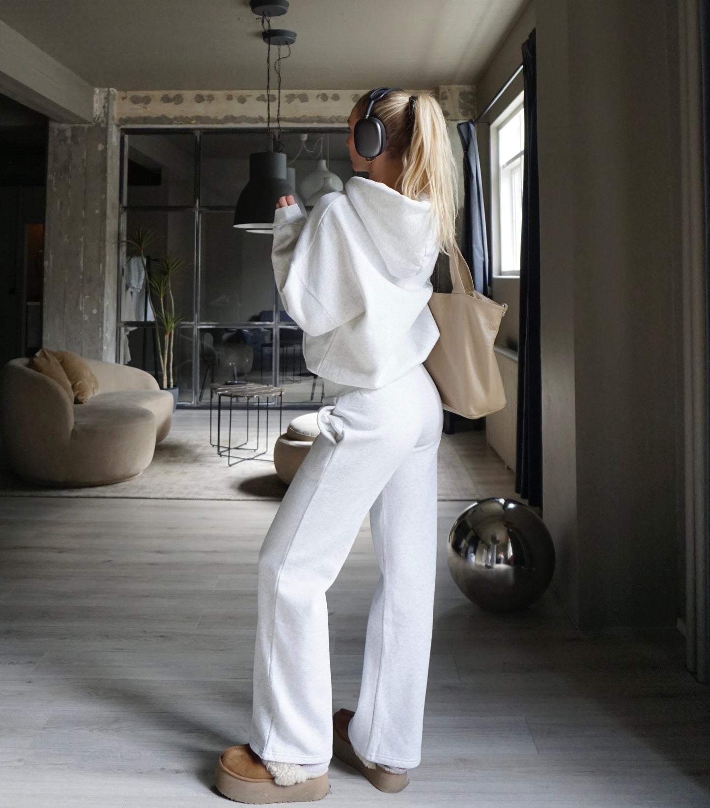 EVERYDAY JOGGER PANTS - RESTOCK IN 2 WEEKS!