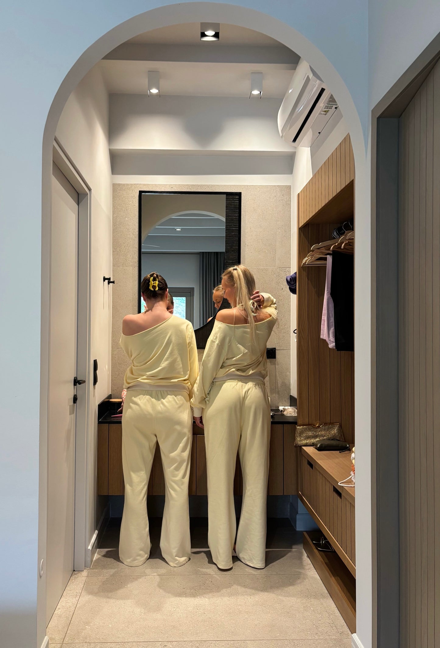 BUTTER YELLOW TOP